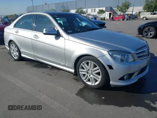2008 Mercedes-Benz C 300 Sport z VIN WDDGF54X98F047897, wystawiony jako IAAI lot #42120916 z przebiegiem 66 022 mil mil oraz . Historia ofert i sprzedaży dostępna na DreamBid. Obrazek 1.