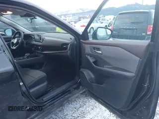2021 Nissan Rogue SV z VIN 5N1AT3BB9MC738066, wystawiony jako IAAI lot #41009183 z przebiegiem 73 802 mil mil oraz . Historia ofert i sprzedaży dostępna na DreamBid. Obrazek 5.