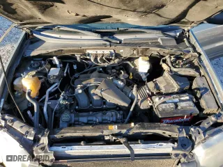 2007 Ford Escape XLT with VIN 1FMYU03167KB88321, listed as a Copart auction lot 86617164 with 261,561 mi miles and Salvage Title. Bid and sale history available at carsss.com. Image 12.