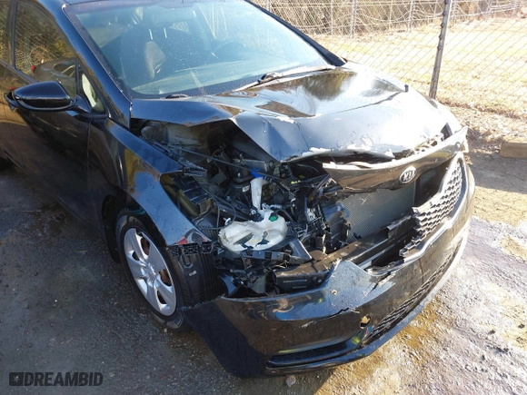 2016 Kia Forte LX with VIN KNAFK4A61G5612006, listed as a IAAI auction lot 41772530 with 86,647 mi miles. Bid and sale history available at carsss.com. Image 6.
