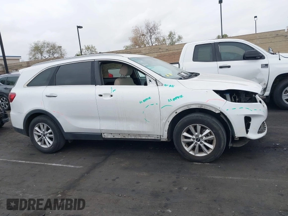 2019 Kia Sorento L with VIN 5XYPG4A3XKG590330, listed as a IAAI auction lot 42060716 with Not Provided miles. Bid and sale history available at carsss.com. Image 14.