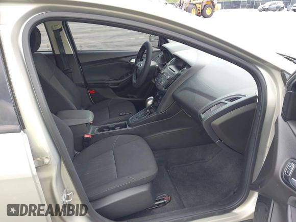 2016 Ford Focus SE with VIN 1FADP3F23GL350387, listed as a IAAI auction lot 41948782 with 70,188 mi miles. Bid and sale history available at carsss.com. Image 5.