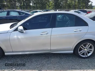 2012 Mercedes-Benz C 300 Sport z VIN WDDGF8BB7CR238797, wystawiony jako IAAI lot #42119641 z przebiegiem 168 348 mil mil oraz . Historia ofert i sprzedaży dostępna na DreamBid. Obrazek 15.