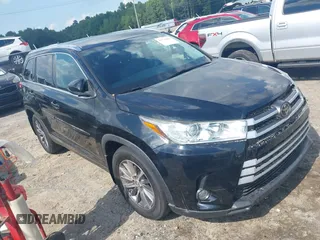 2019 Toyota Highlander SE with VIN 5TDJZRFHXKS998265, listed as a IAAI auction lot 42726491 with Not provided miles and . Bid and sale history available at DreamBid. Image 1.