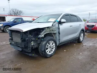 2019 Kia Sorento LX with VIN 5XYPGDA31KG436492, listed as a IAAI auction lot 41900083 with 106,789 mi miles. Bid and sale history available at carsss.com. Image 6.