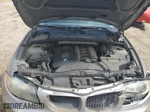 2009 BMW 1 Series 128i with VIN WBAUP935X9VF48421, listed as a Copart auction lot 50932845 with 189,072 mi miles and Salvage title. Bid and sale history available at DreamBid. Image 11.