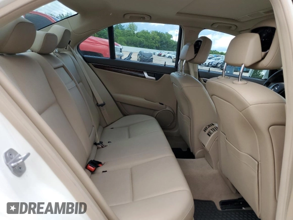 2012 Mercedes-Benz C 300 Sport с VIN WDDGF8BB7CR209364, выставлен на аукционе Copart как лот 55526085 с пробегом 119 461 миль миль и Списание • Salvage title. История ставок и продаж доступна на DreamBid. Изображение 10.