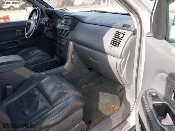 2004 Honda Pilot EX with VIN 2HKYF18634H515163, listed as a IAAI auction lot 40786017 with 206,036 mi miles. Bid and sale history available at carsss.com. Image 5.