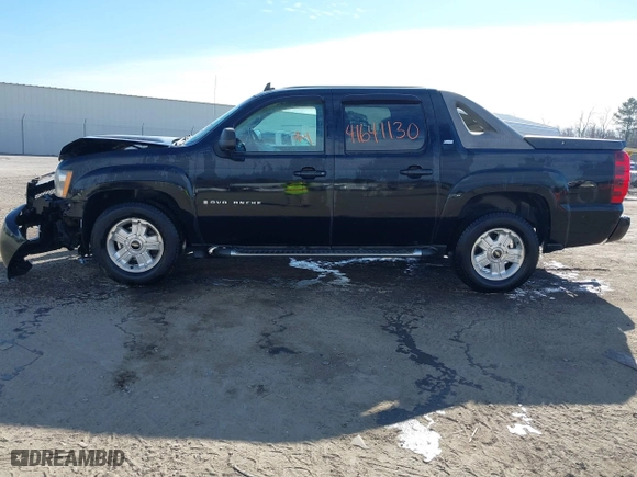 2009 Chevrolet Avalanche LT w/2LT with VIN 3GNFK22079G191901, listed as a IAAI auction lot 41641130 with 187,892 mi miles. Bid and sale history available at carsss.com. Image 14.