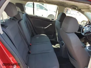 2008 Volkswagen Rabbit S with VIN WVWDA71K08W264738, listed as a Copart auction lot 68353304 with 301,739 mi miles and Non Repairable. Bid and sale history available at carsss.com. Image 10.