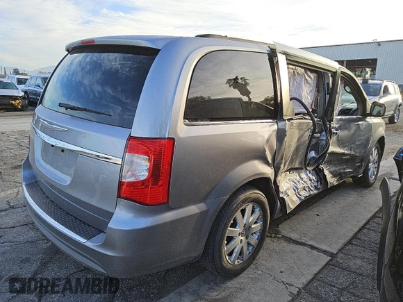 2016 Chrysler Town & Country Touring with VIN 2C4RC1BG0GR198206, listed as a Copart auction lot 47177695 with 102,522 mi miles and Clean Title. Bid and sale history available at DreamBid. Image 3.