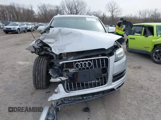 2013 Audi Q7 Premium Plus z VIN WA1LGAFE1DD013768, wystawiony jako IAAI lot #41936650 z przebiegiem 140 182 mil mil oraz . Historia ofert i sprzedaży dostępna na DreamBid. Obrazek 12.