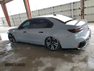 2023 BMW i7 xDrive60 z VIN WBY53EJ04PCM31425, wystawiony jako Copart lot #59719113 z przebiegiem 5414 mil mil oraz . Historia ofert i sprzedaży dostępna na DreamBid. Obrazek 2.