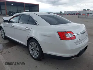 2011 Ford Taurus Limited z VIN 1FAHP2FW4BG157536, wystawiony jako IAAI lot #42186359 z przebiegiem 199 221 mil mil oraz . Historia ofert i sprzedaży dostępna na DreamBid. Obrazek 3.