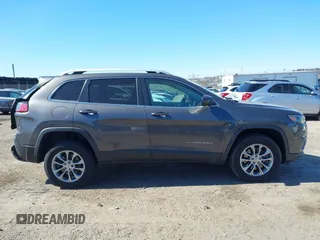2019 Jeep Cherokee Latitude Plus with VIN 1C4PJMLB9KD177741, listed as a IAAI auction lot 41904835 with 110,792 mi miles. Bid and sale history available at carsss.com. Image 12.