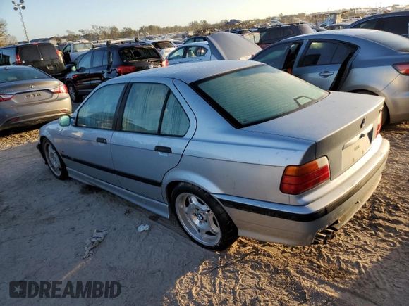 1998 BMW M3 z VIN WBSCD9324WEE07376, wystawiony jako Copart lot #75769934 z przebiegiem Nie podano mil oraz Nie do naprawy. Historia ofert i sprzedaży dostępna na DreamBid. Obrazek 3.