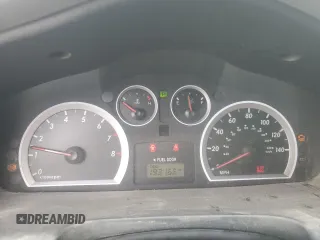 2005 Hyundai Santa Fe GLS z VIN KM8SC13D95U934013, wystawiony jako Copart lot #56589005 z przebiegiem 193 166 mil mil oraz Szkoda całkowita • Salvage title. Historia ofert i sprzedaży dostępna na DreamBid. Obrazek 9.