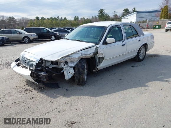 2010 Mercury Grand Marquis LS z VIN 2MEBM7FV7AX611959, wystawiony jako IAAI lot #41980176 z przebiegiem 112 885 mil mil oraz . Historia ofert i sprzedaży dostępna na DreamBid. Obrazek 2.