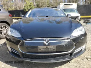 2014 Tesla Model S 60 with VIN 5YJSA1H10EFP34137, listed as a Copart auction lot 47645795 with Not provided miles and Salvage title. Bid and sale history available at DreamBid. Image 5.