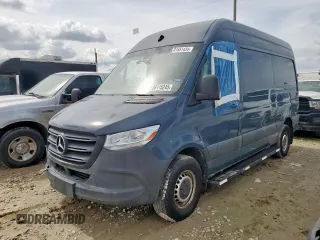 2019 Mercedes-Benz Sprinter Cargo z VIN WD4PF0CDXKT004656, wystawiony jako Copart lot #56115245 z przebiegiem 67 058 mil mil oraz Czysty tytuł • Clean title. Historia ofert i sprzedaży dostępna na DreamBid. Obrazek 1.