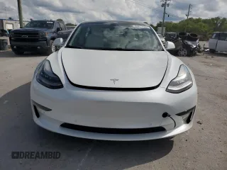 2019 Tesla Model 3 Mid Range z VIN 5YJ3E1EA5KF480188, wystawiony jako Copart lot #53817545 z przebiegiem 121 846 mil mil oraz Szkoda całkowita • Salvage title. Historia ofert i sprzedaży dostępna na DreamBid. Obrazek 5.