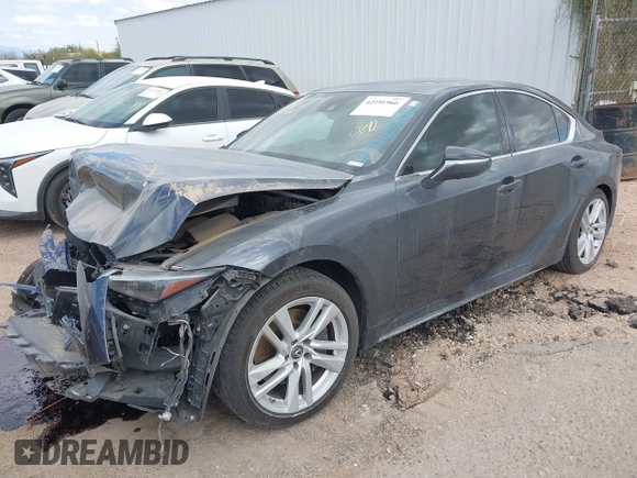 2021 Lexus IS 300 z VIN JTHC81F21M5046836, wystawiony jako IAAI lot #42191966 z przebiegiem 41 806 mil mil oraz . Historia ofert i sprzedaży dostępna na DreamBid. Obrazek 2.
