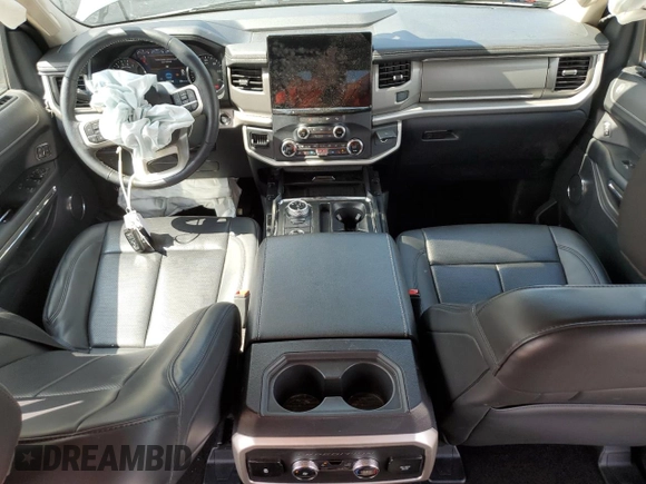2022 Ford Expedition Max XLT with VIN 1FMJK1JT4NEA56932, listed as a Copart auction lot 61036945 with 32,728 mi miles and Salvage title. Bid and sale history available at DreamBid. Image 8.