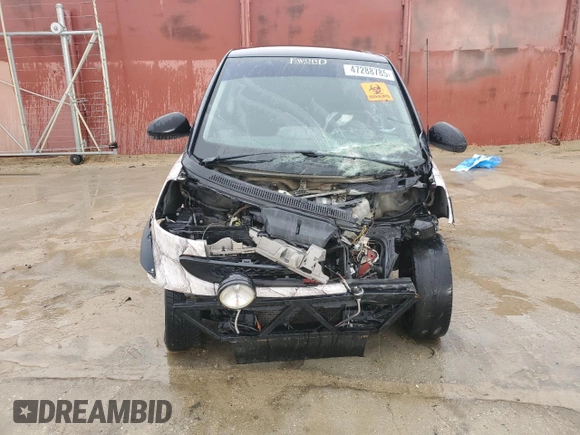 2010 Smart fortwo Pure z VIN WMEEJ3BA0AK344722, wystawiony jako Copart lot #47288785 z przebiegiem 116 941 mil mil oraz Szkoda całkowita • Salvage title. Historia ofert i sprzedaży dostępna na DreamBid. Obrazek 5.