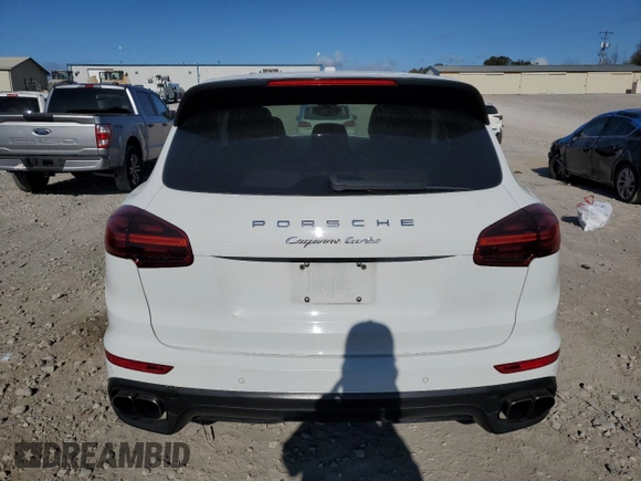 2015 Porsche Cayenne Turbo z VIN WP1AC2A23FLA82531, wystawiony jako Copart lot #79864874 z przebiegiem 74 051 mil mil oraz Szkoda całkowita • Salvage title. Historia ofert i sprzedaży dostępna na DreamBid. Obrazek 6.