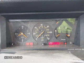 1990 Volvo 240 с VIN YV1AA8841L1423511, выставлен на аукционе IAAI как лот 41958883 с пробегом 216 943 миль миль и . История ставок и продаж доступна на DreamBid. Изображение 7.