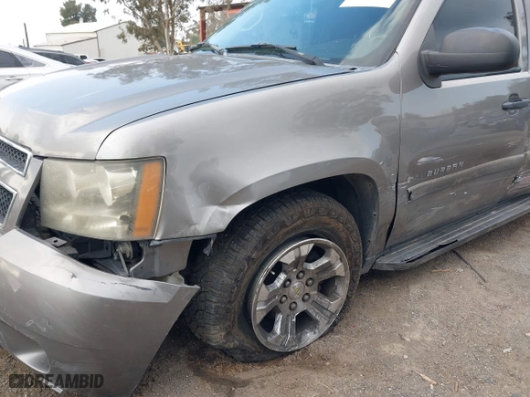 2007 Chevrolet Suburban LT with VIN 3GNFC16007G191138, listed as a IAAI auction lot 41425886 with 150,250 mi miles. Bid and sale history available at carsss.com. Image 14.