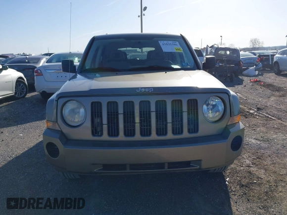 2008 Jeep Patriot Sport with VIN 1J8FF28W68D597262, listed as a IAAI auction lot 41835386 with 120,266 mi miles. Bid and sale history available at carsss.com. Image 12.