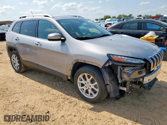 2018 Jeep Cherokee Latitude with VIN 1C4PJLCB3JD538843, listed as a Copart auction lot 58538935 with 88,630 mi miles and Salvage title. Bid and sale history available at DreamBid. Image 4.