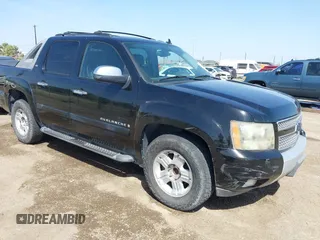 2008 Chevrolet Avalanche LTZ z VIN 3GNEC12088G227628, wystawiony jako IAAI lot #41819106 z przebiegiem 187 788 mil mil oraz . Historia ofert i sprzedaży dostępna na DreamBid. Obrazek 1.