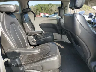2020 Chrysler Voyager LXi z VIN 2C4RC1DG9LR256949, wystawiony jako Copart lot #44769975 z przebiegiem 182 839 mil mil oraz Czysty tytuł • Clean title. Historia ofert i sprzedaży dostępna na DreamBid. Obrazek 11.