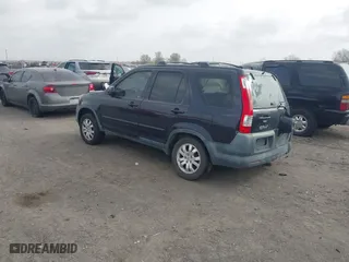 2006 Honda CR-V EX with VIN JHLRD78886C013944, listed as a IAAI auction lot 41814174 with 295,689 mi miles. Bid and sale history available at carsss.com. Image 3.