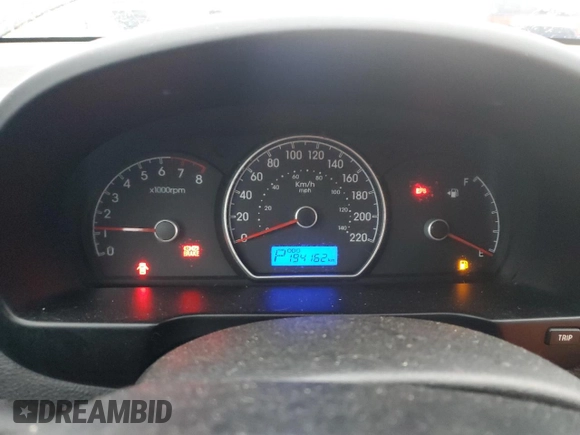 2009 Hyundai Elantra z VIN KMHDT45D49U740390, wystawiony jako Copart lot #86060014 z przebiegiem 194 162 mil mil oraz Szkoda całkowita • Salvage title. Historia ofert i sprzedaży dostępna na DreamBid. Obrazek 9.