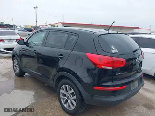 2015 Kia Sportage LX with VIN KNDPB3AC3F7704065, listed as a IAAI auction lot 41932317 with 172,338 mi miles. Bid and sale history available at carsss.com. Image 3.