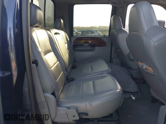 2005 Ford F-250 XL z VIN 1FTSW21505ED04887, wystawiony jako IAAI lot #41487895 z przebiegiem 175 414 mil mil oraz . Historia ofert i sprzedaży dostępna na DreamBid. Obrazek 8.