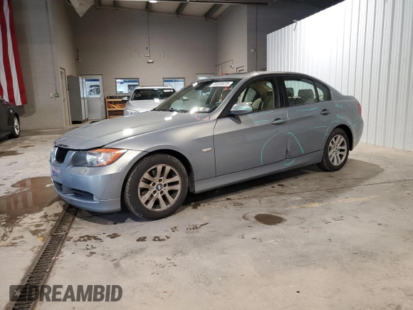 2006 BMW 3 Series 325xi z VIN WBAVD13576KV09648, wystawiony jako Copart lot #56539975 z przebiegiem 131 721 mil mil oraz Szkoda całkowita • Salvage title. Historia ofert i sprzedaży dostępna na DreamBid. Obrazek 1.