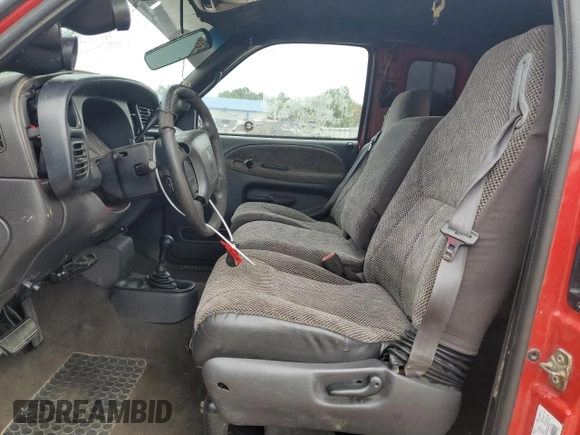 2000 Dodge 2500 with VIN 1B7KF236XYJ100955, listed as a Copart auction lot 70304884 with 250,592 mi miles and Salvage title. Bid and sale history available at DreamBid. Image 7.