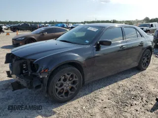 2019 Chrysler 300 S z VIN 2C3CCAGG7KH651562, wystawiony jako Copart lot #55679885 z przebiegiem 82 971 mil mil oraz Szkoda całkowita • Salvage title. Historia ofert i sprzedaży dostępna na DreamBid. Obrazek 1.