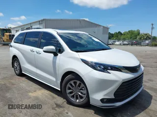 2025 Toyota Sienna XLE with VIN 5TDYRKEC2SS258012, listed as a IAAI auction lot 42722718 with 11,132 mi miles and . Bid and sale history available at DreamBid. Image 1.