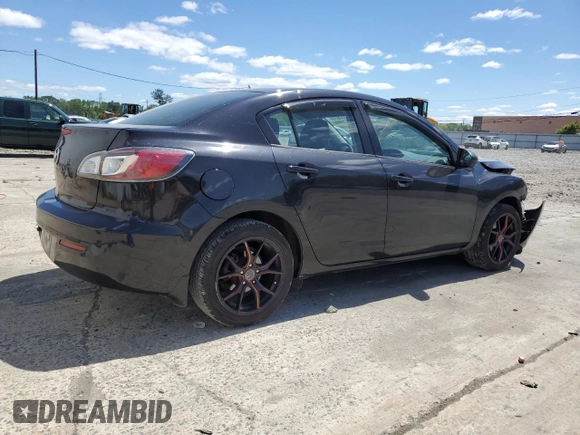 2013 Mazda 3 i Sport z VIN JM1BL1U78D1790175, wystawiony jako Copart lot #57776735 z przebiegiem 148 018 mil mil oraz Szkoda całkowita • Salvage title. Historia ofert i sprzedaży dostępna na DreamBid. Obrazek 3.
