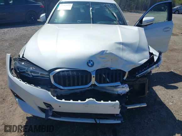 2024 BMW 3 Series 330i xDrive with VIN 3MW89FF09R8E25560, listed as a IAAI auction lot 42003973 with Not Provided miles. Bid and sale history available at carsss.com. Image 10.