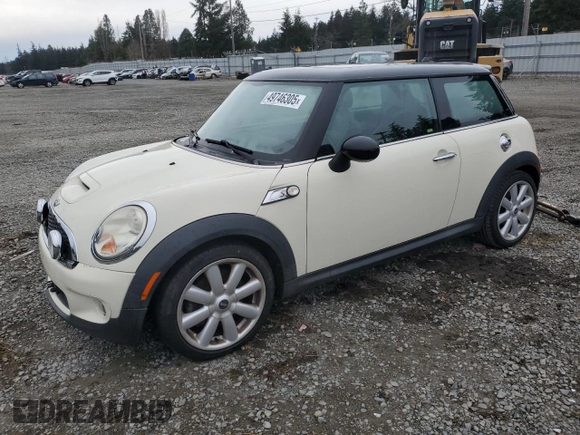 2007 MINI Hardtop S with VIN WMWMF73547TL87545, listed as a Copart auction lot 49746305 with 84,463 mi miles and Clean Title. Bid and sale history available at DreamBid. Image 1.