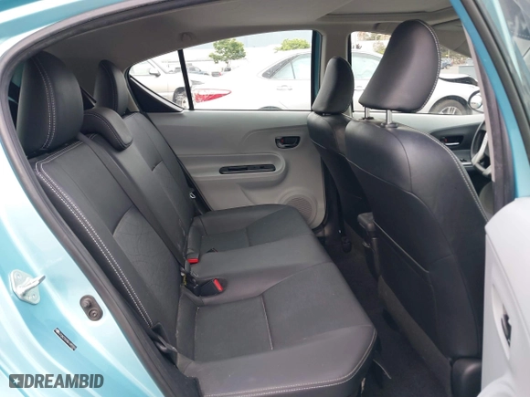 2013 Toyota Prius c One with VIN JTDKDTB33D1055466, listed as a IAAI auction lot 39803165 with 173,123 mi miles. Bid and sale history available at carsss.com. Image 8.