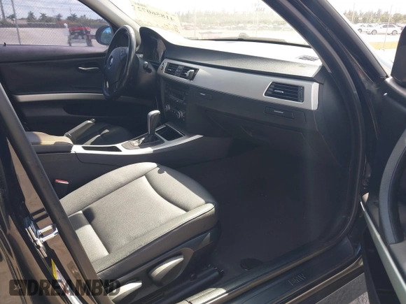 2007 BMW 3 Series 328i with VIN WBAVA33597PV67611, listed as a IAAI auction lot 41856072 with 209,720 mi miles and . Bid and sale history available at DreamBid. Image 5.