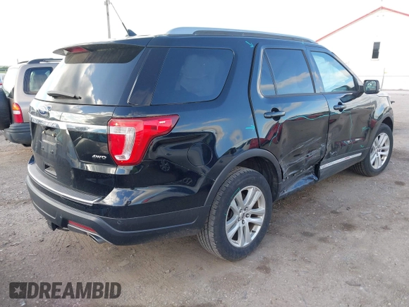 2018 Ford Explorer XLT z VIN 1FM5K8D85JGC21810, wystawiony jako IAAI lot #42269512 z przebiegiem 68 533 mil mil oraz . Historia ofert i sprzedaży dostępna na DreamBid. Obrazek 4.