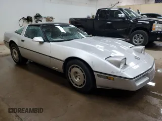 1986 Chevrolet Corvette z VIN 1G1YY0783G5107122, wystawiony jako Copart lot #54137435 z przebiegiem 154 656 mil mil oraz Czysty tytuł • Clean title. Historia ofert i sprzedaży dostępna na DreamBid. Obrazek 4.